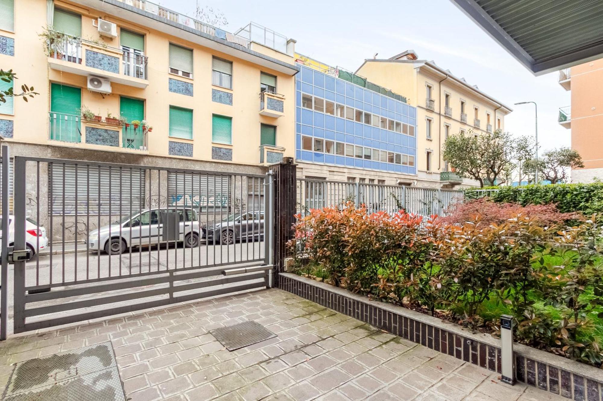 Apartment Rentopolis - Palazzo Candiani Mailand